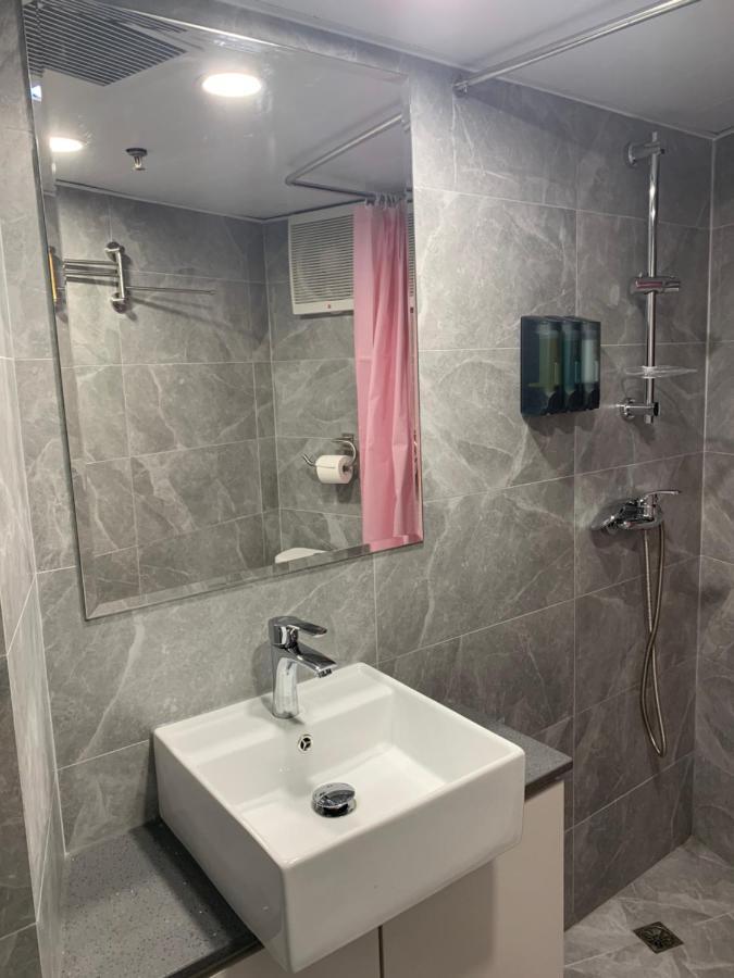 J Hotel Hongkong Exterior foto